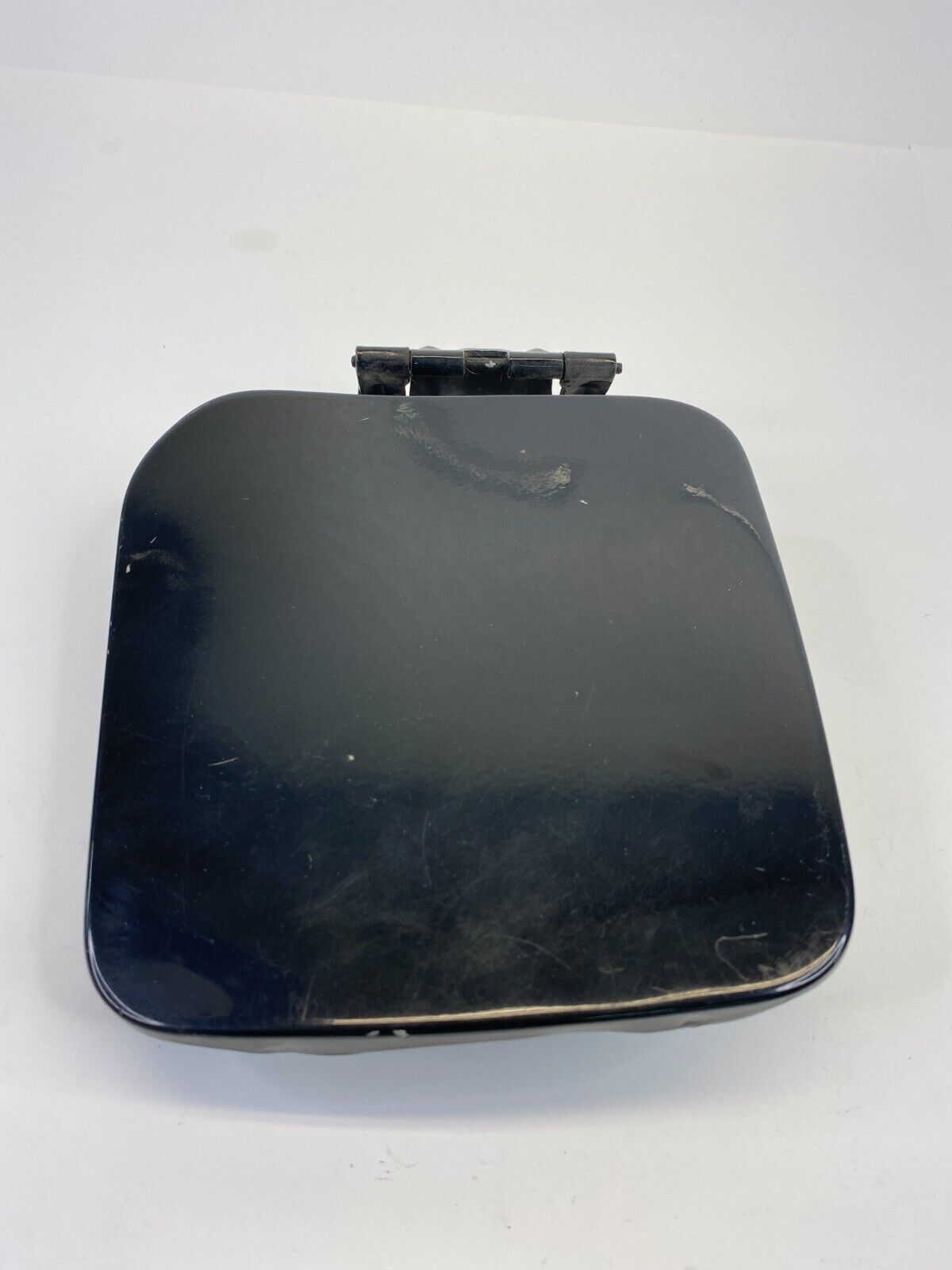 2004-2008 Nissan Maxima SEDAN Fuel Filler Door Gas Lid Cover Assembly OEM