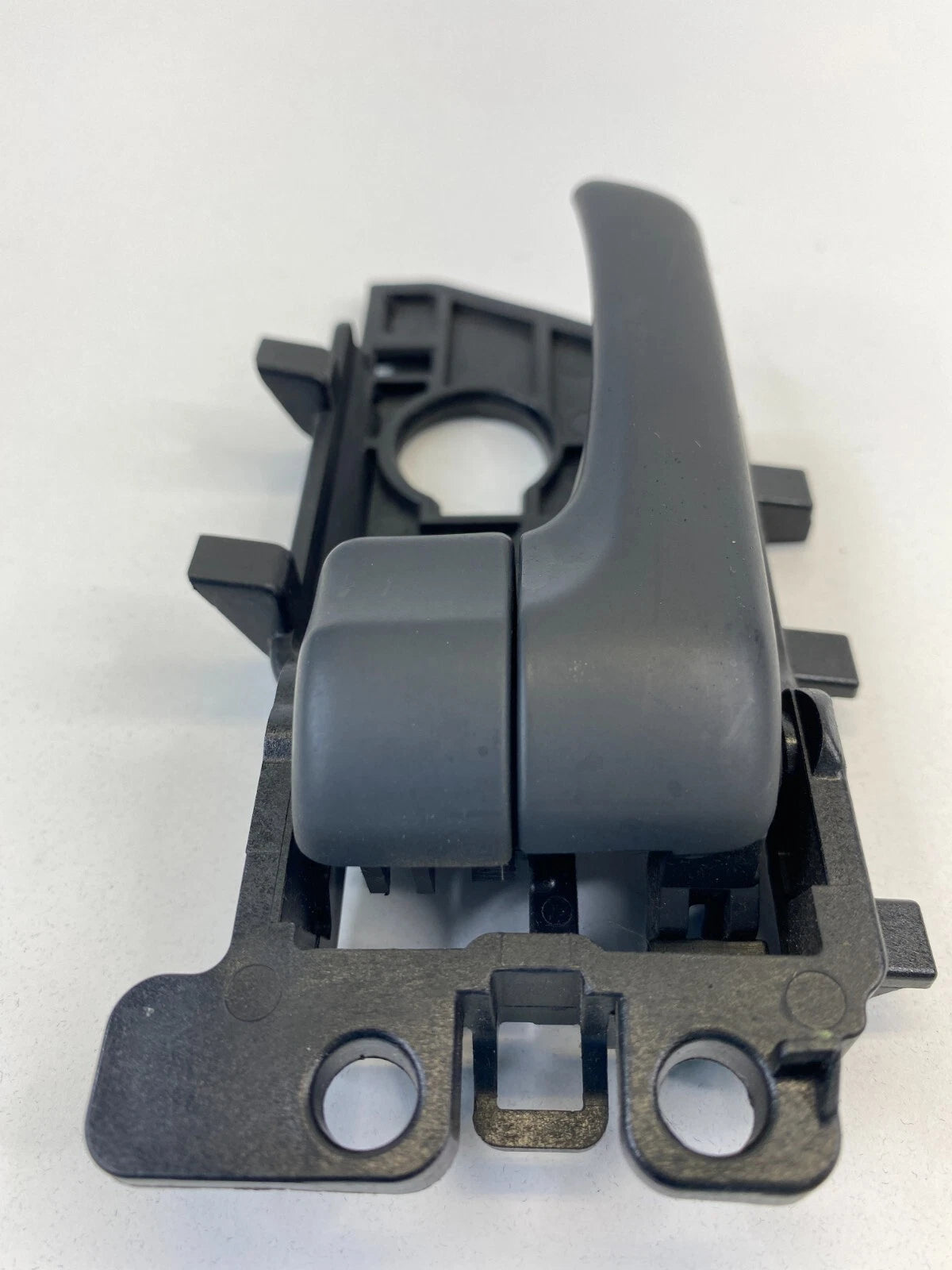2010-2013 KIA FORTE FORTE REAR LEFT INTERIOR INNER DOOR HANDLE 82610-1M000 OEM