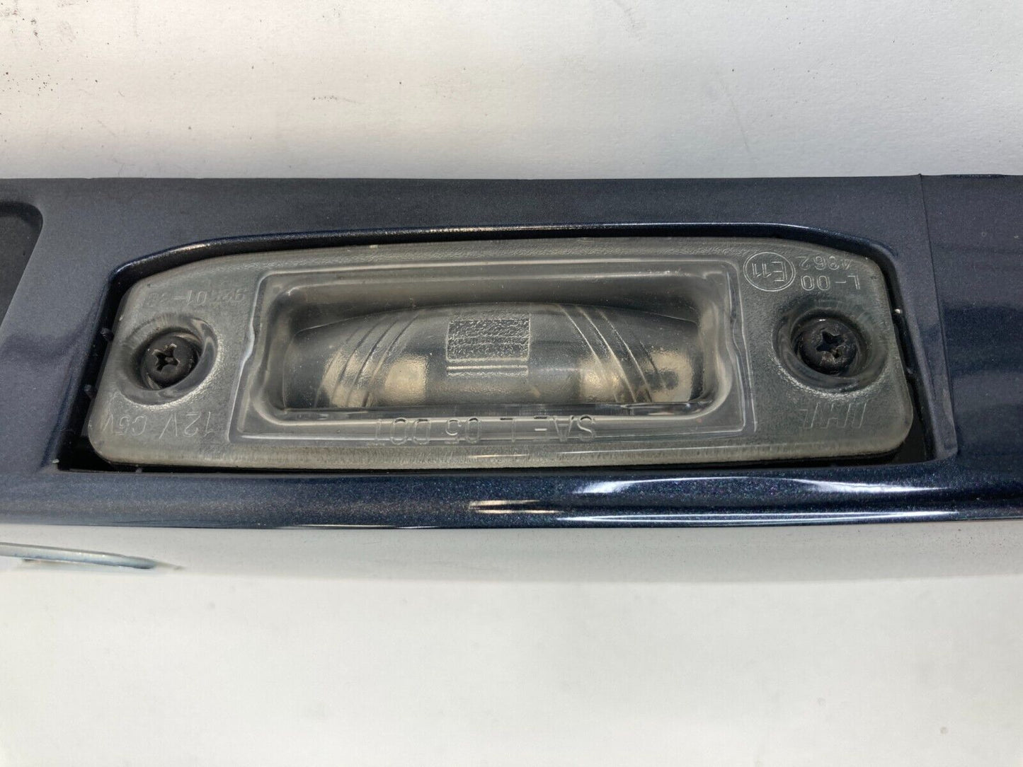 2006 2007 Hyundai Accent Rear Liftgate Tailgate License Molding w/ Emblem & Lamp