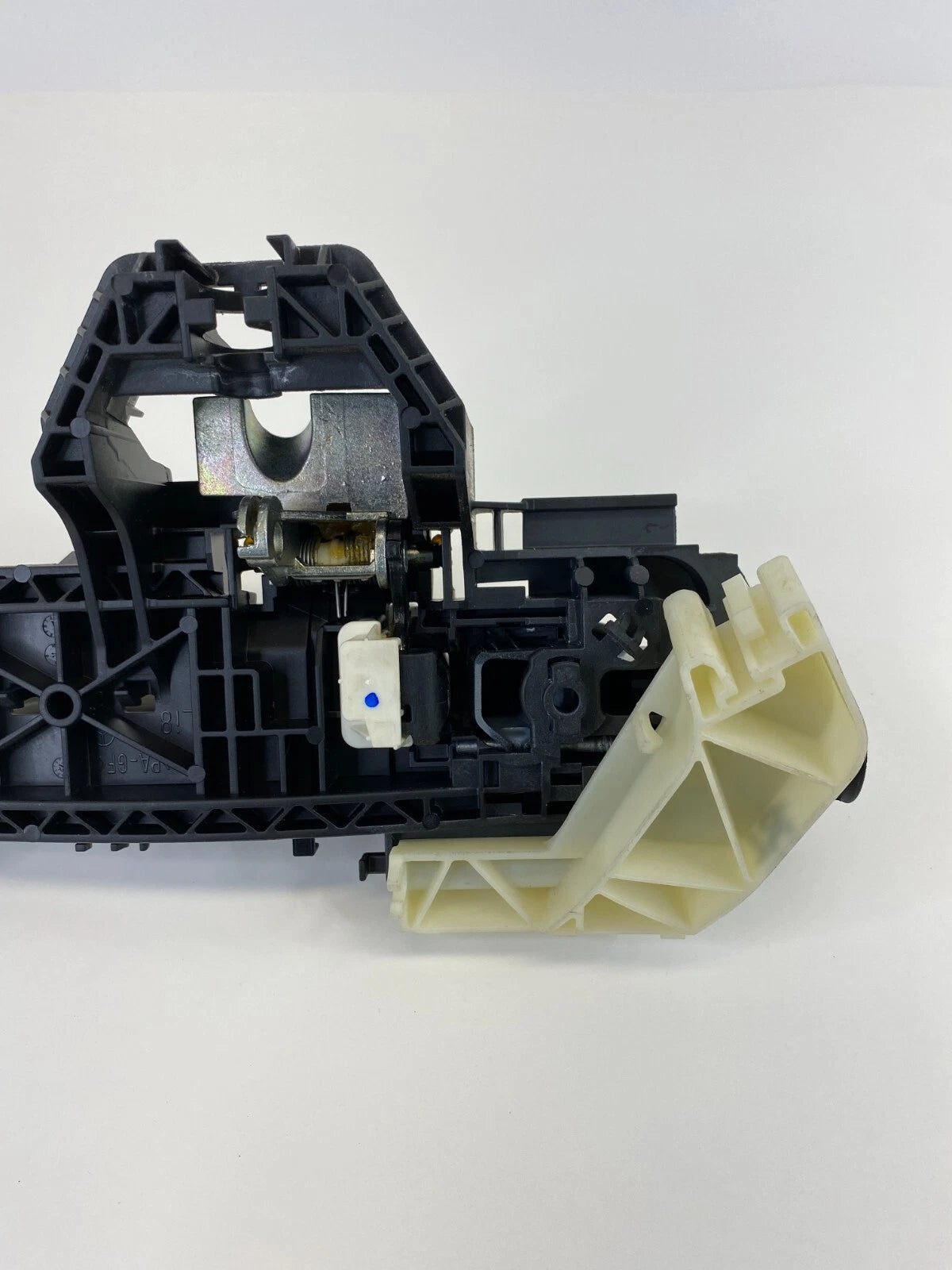 2006-2016 MERCEDES-BENZ E350 REAR LEFT BACK EXTERIOR DOOR HANDLE A2047602134 OEM