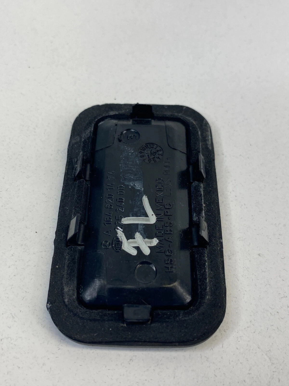 2010-2012 MERCEDES-BENZ R350 FRONT LEFT SIDE DOOR PANEL REFLECTOR 1648201474 OEM