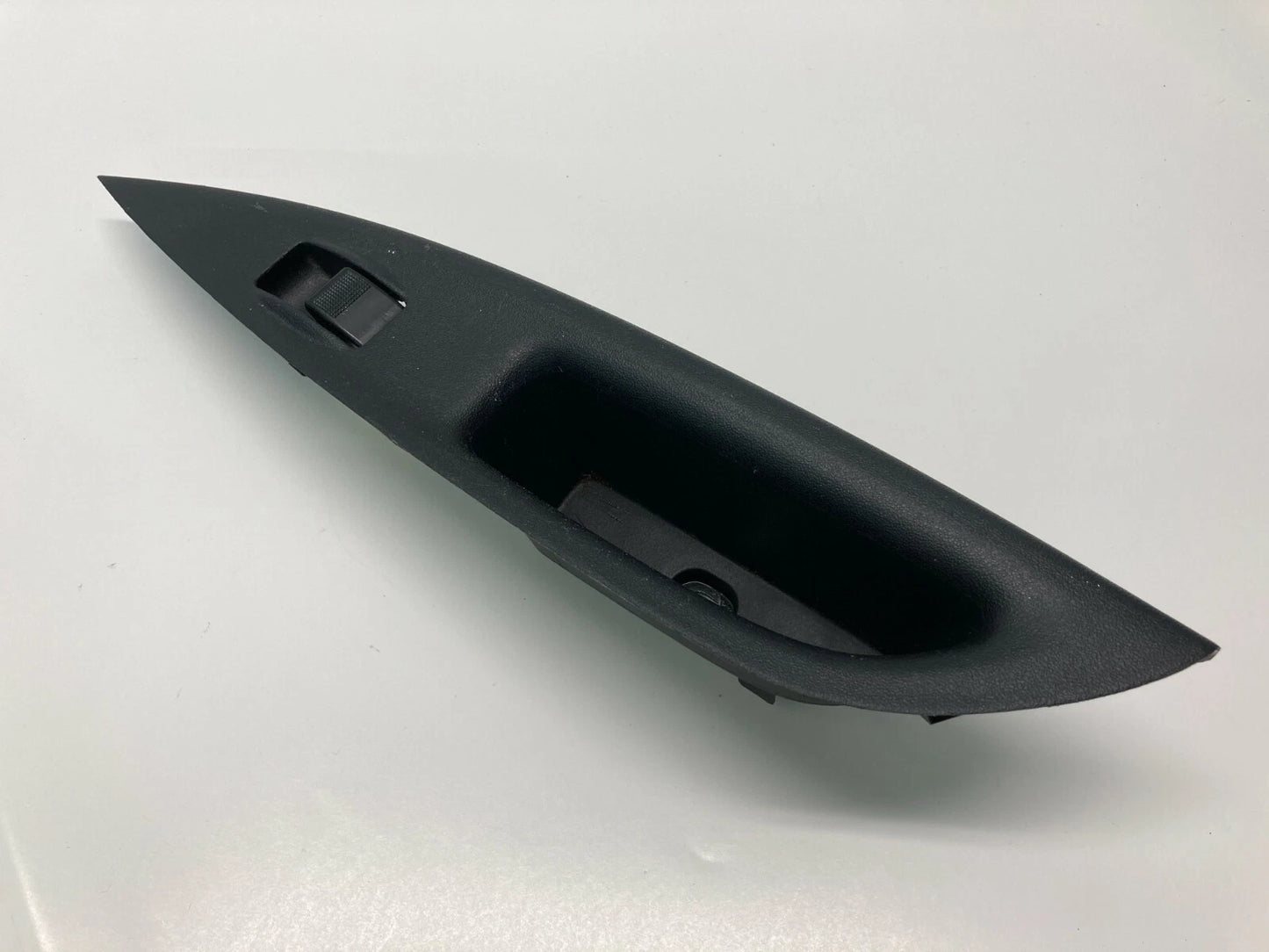 2003-2005 MAZDA 6 MAZDA6 REAR LEFT BACK SIDE WINDOW CONTROL SWITCH GK2E685L6 OEM