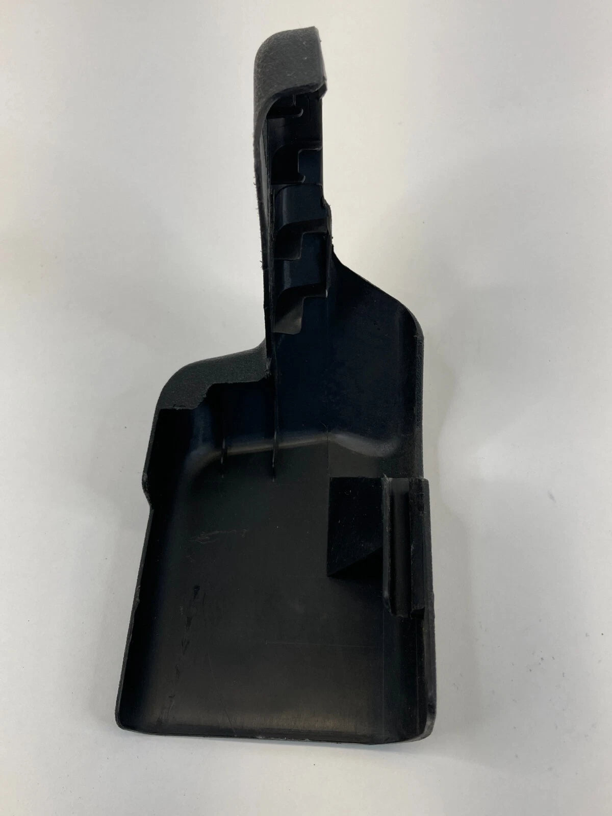 2004-2012 MITSUBISHI GALANT FRONT RIGHT SEAT TRACK RAIL CAP END COVER N245934