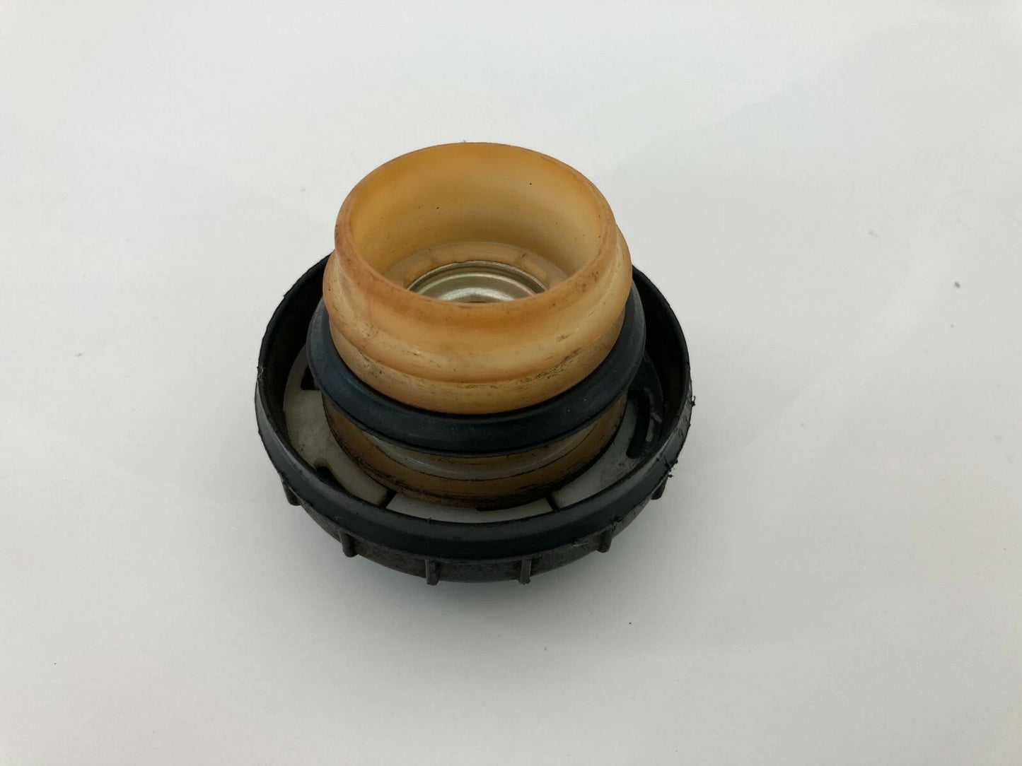 1989-2001 TOYOTA CAMRY SEDAN FUEL FILLER TANK CAP ASSEMBLY OEM