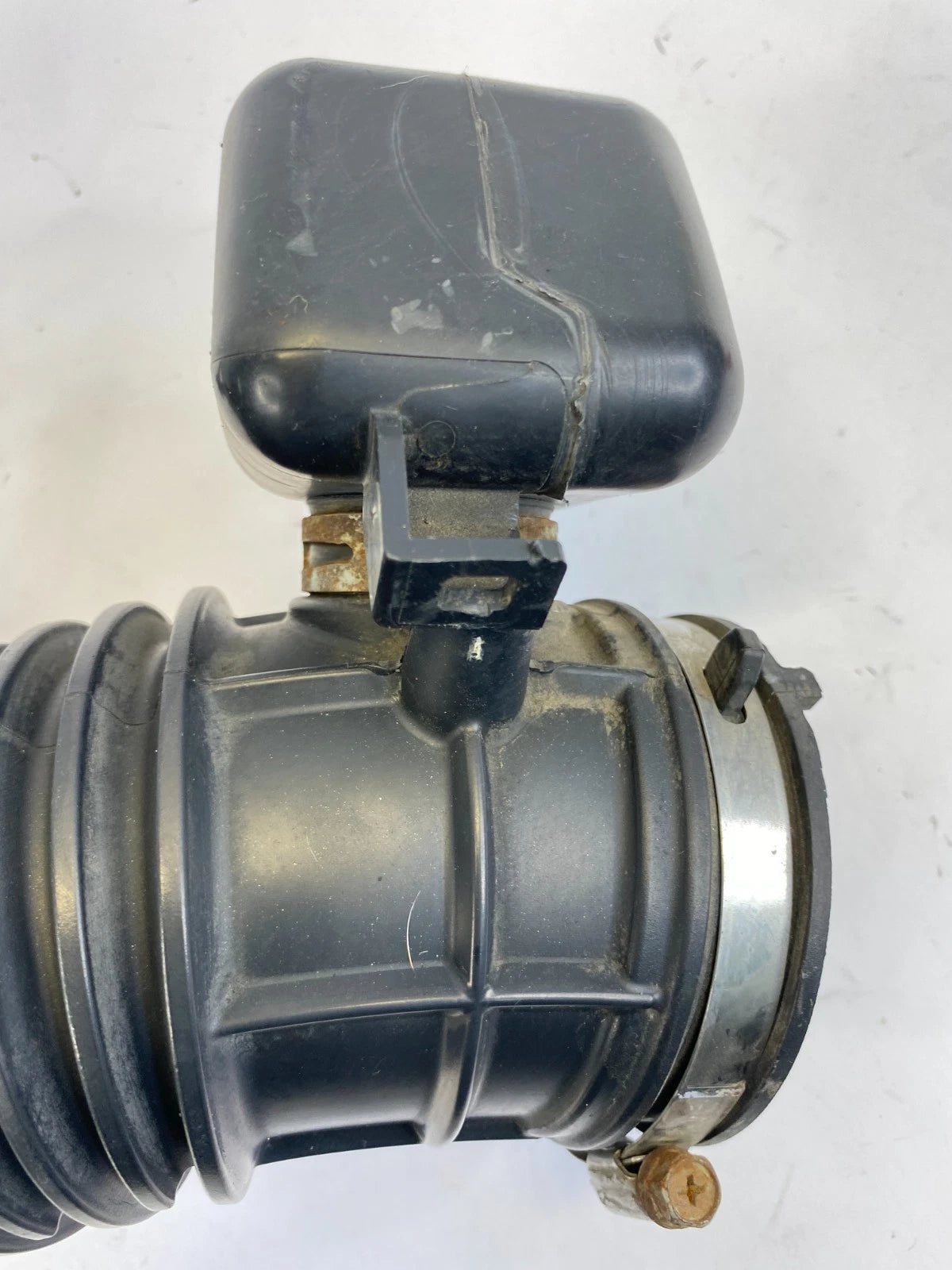 2010 2011 HONDA CR-V 2.4L L4 A/T AIR CLEANER INTAKE HOSE W/ CHAMBER AIR FLOW OEM