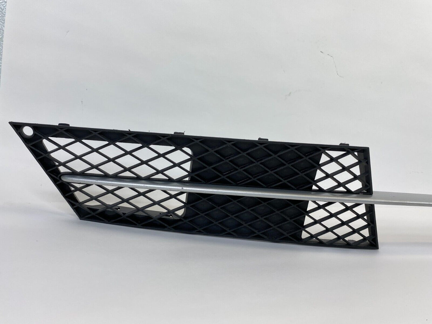 2009 2010 BMW 535i xDrive Front Lower Bumper Center Grill Grille 51117178097