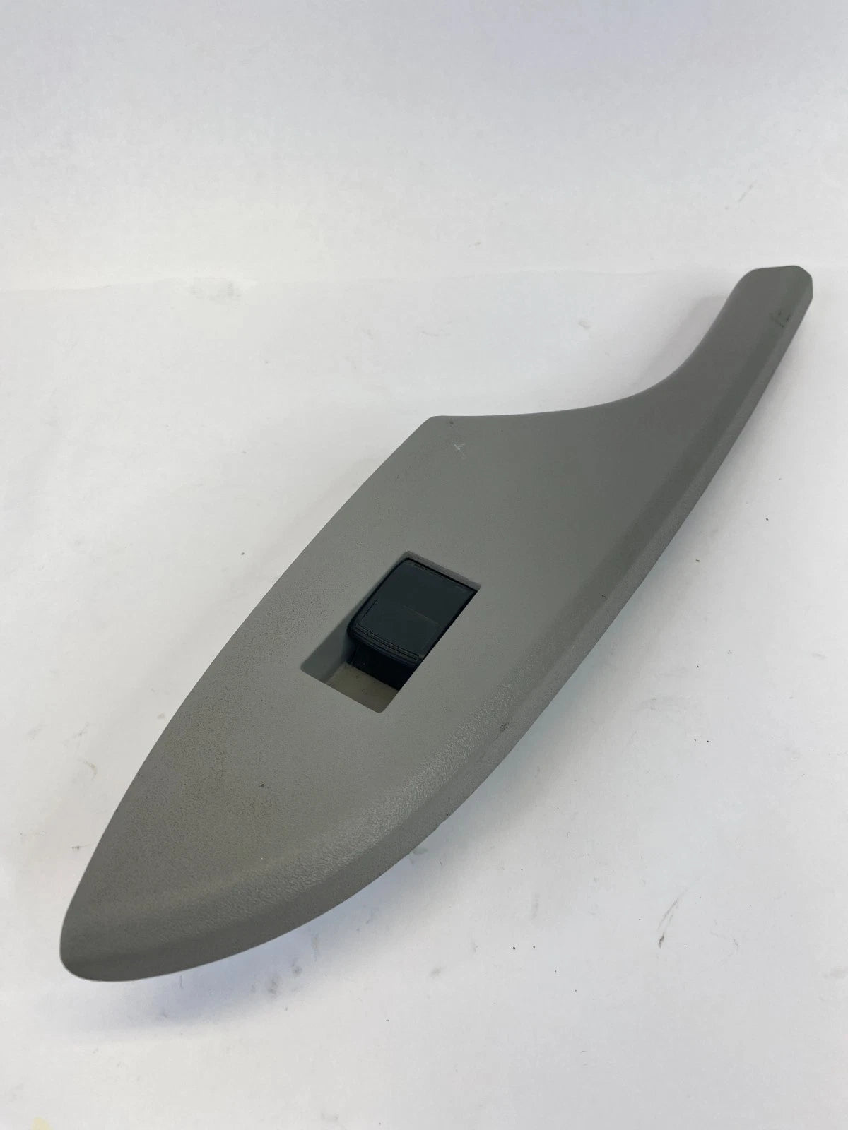 2009-2013 TOYOTA COROLLA REAR RIGHT SIDE DOOR WINDOW CONTROL SWITCH 74271-02250