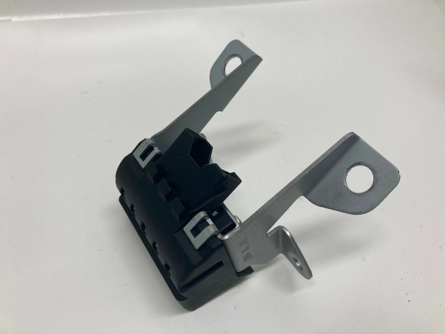 2005 05 HYUNDAI TUCSON REAR HATCH GLASS CONTACT CONNECTOR 919502E000 OEM