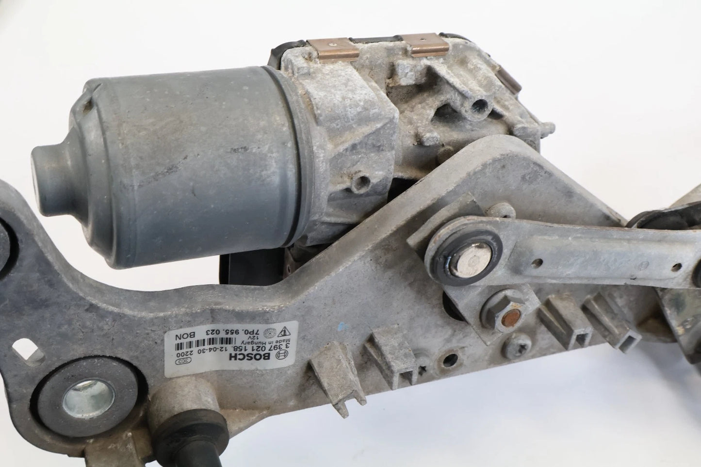 2011-2018 VW TOUAREG FRONT WINDSHIELD WIPER MOTOR & LINKAGE ASSY 7P0955023 OEM