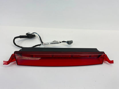 2007-2012 GMC ACADIA REAR CENTER HIGH MOUNT 3RD THIRD BRAKE LIGHT LAMP 15245495