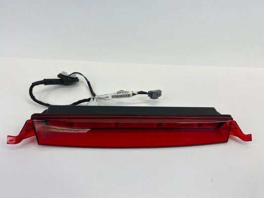 2007-2012 GMC ACADIA REAR CENTER HIGH MOUNT 3RD THIRD BRAKE LIGHT LAMP 15245495