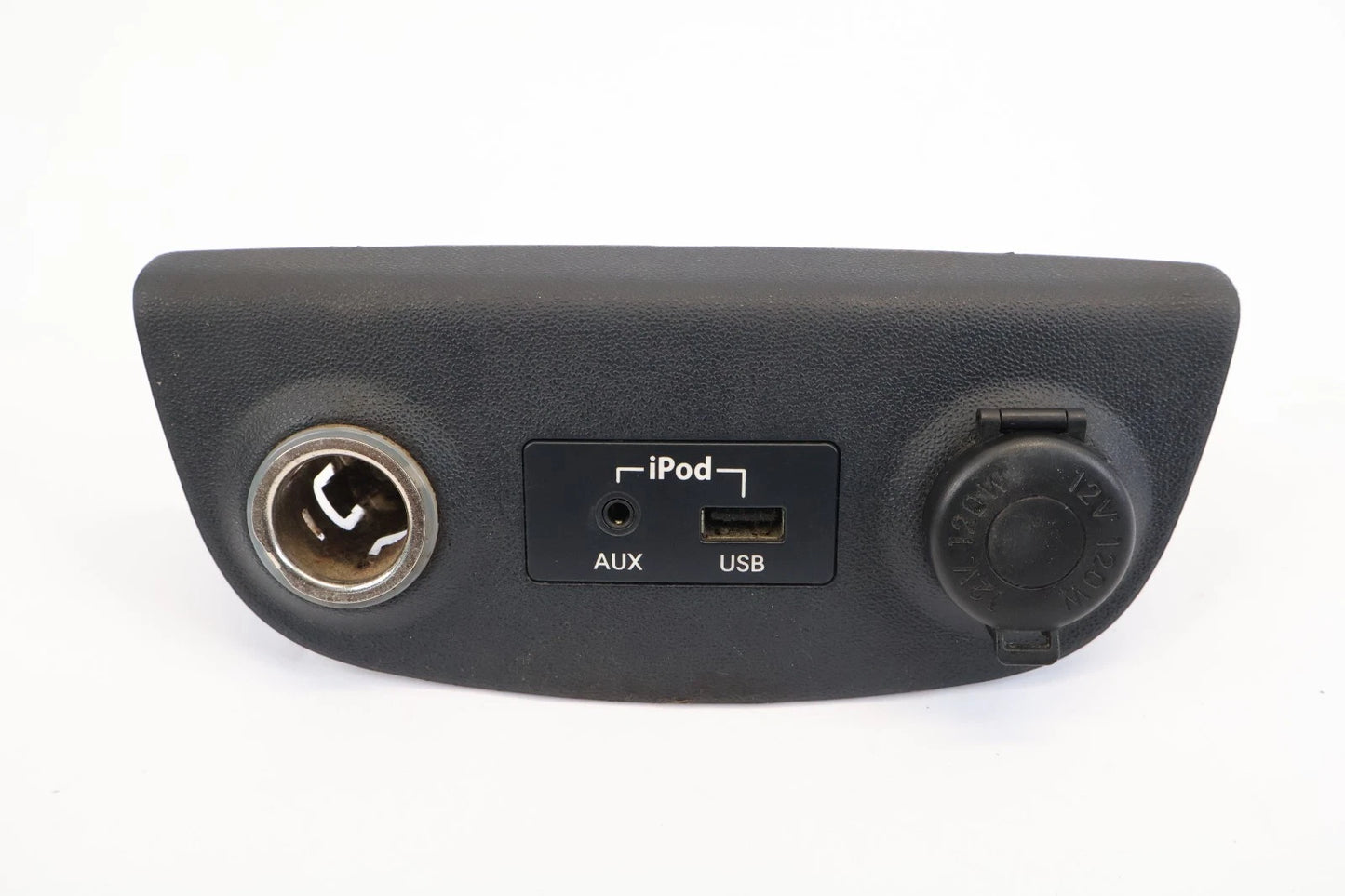 2006-2011 HYUNDAI ACCENT JACK AUX IPOD USB PORT CONNECTOR BEZEL OEM