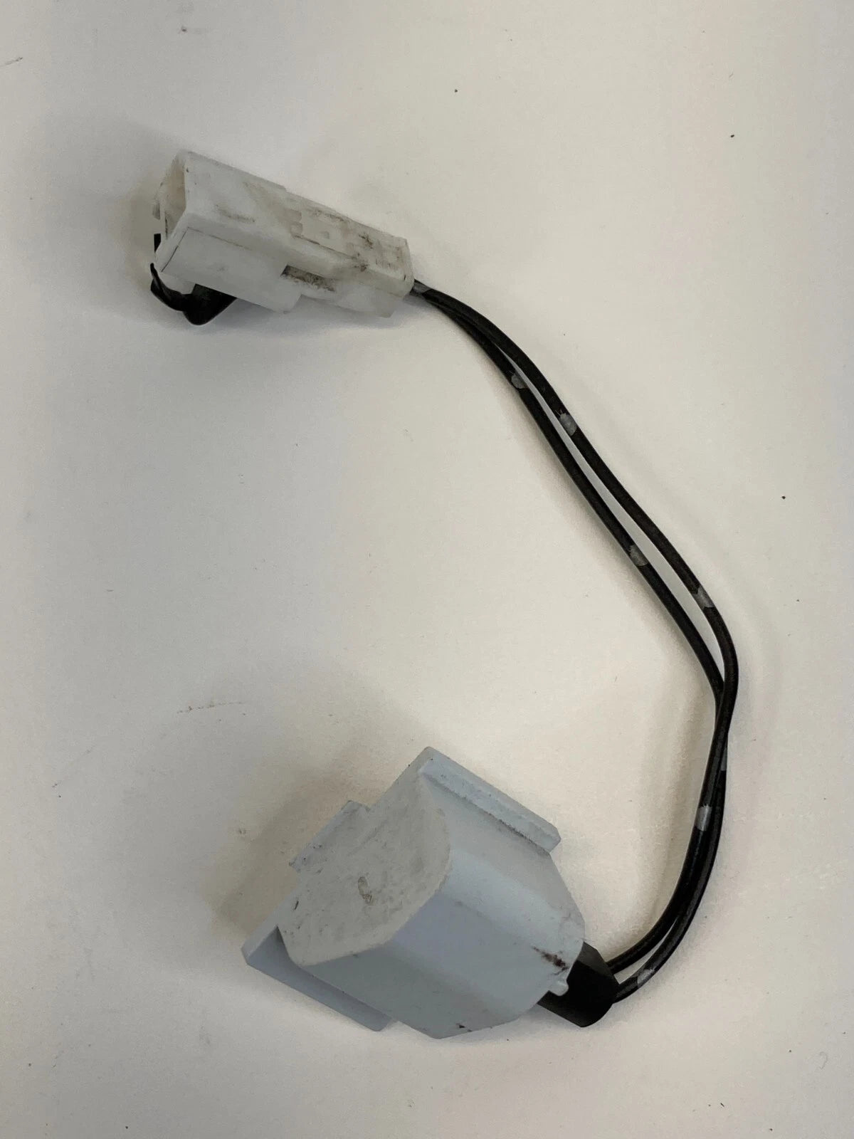 2001-2004 NISSAN PATHFINDER FRONT CENTER CONSOLE ASHTRAY ASH TRAY LIGHT LAMP