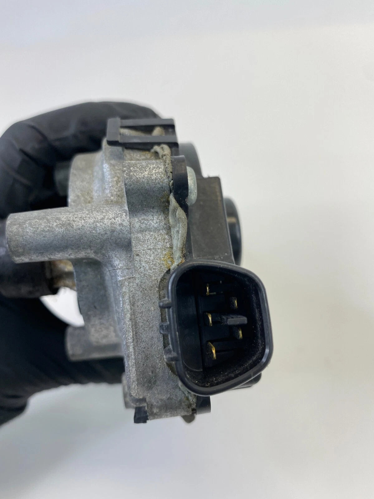 2013-2015 CHEVROLET MALIBU FRONT WINDSHIELD WIPER MOTOR ASSEMBLY OEM 13240560