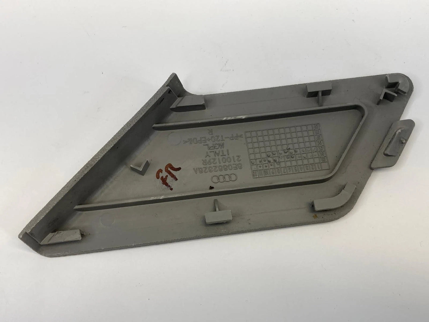 05-11 AUDI A6 QUATTRO FRONT RIGHT SEAT BELT TRACK CAP COVER TRIM 8E0882328A OEM