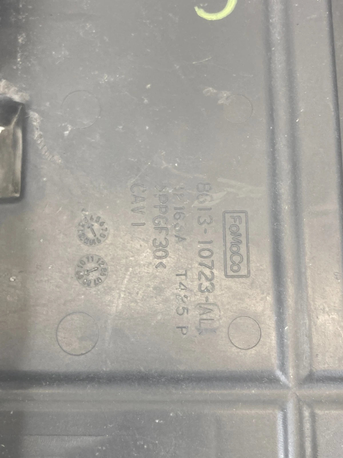 2009-2019 FORD FLEX LOWER BATTERY HOLDER HOLD DOWN TRAY PLASTIC 8G13-10723-AL