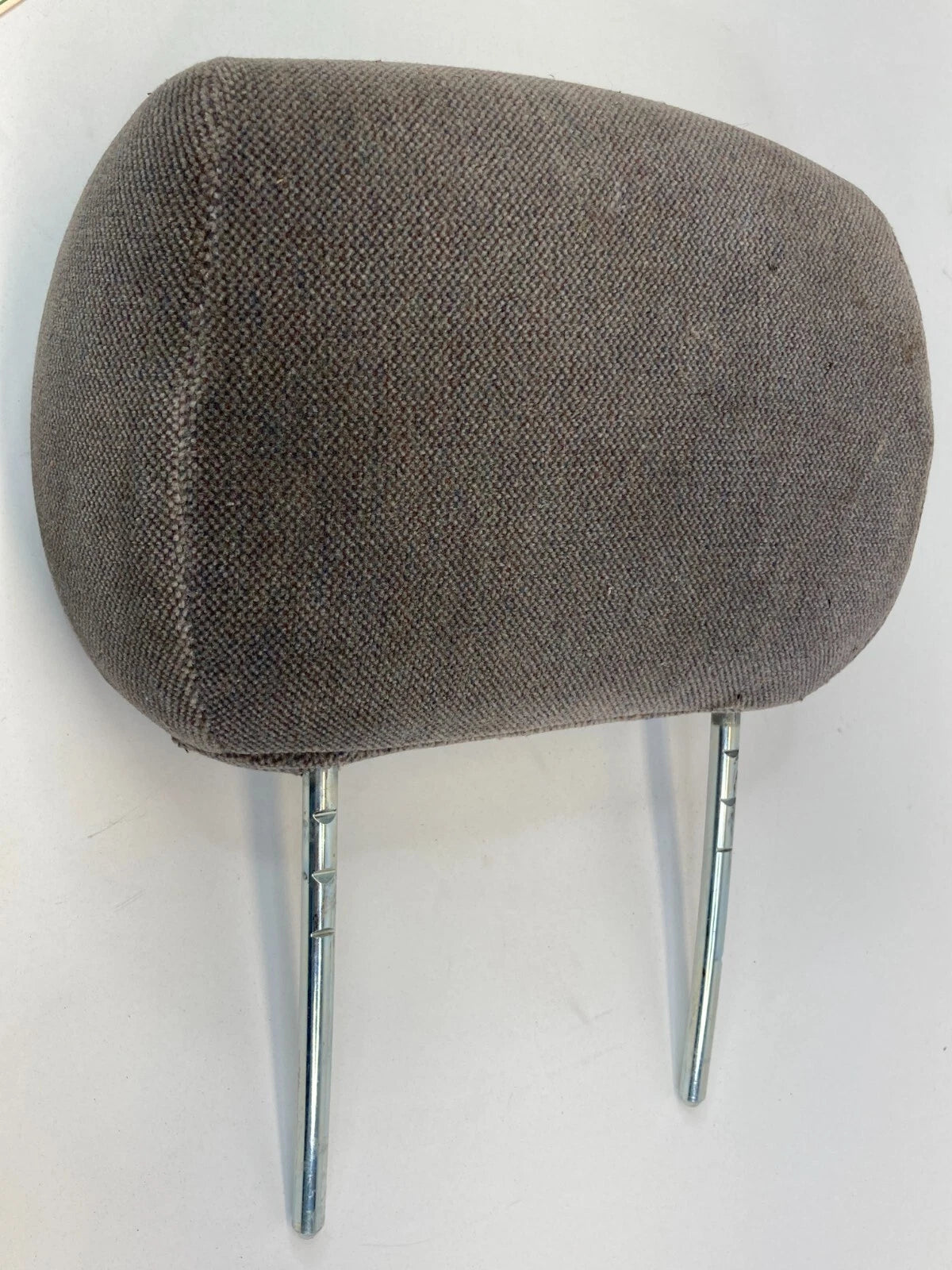02-04 GMC ENVOY FRONT SEAT HEADRESTS CLOTH MEDIUM DARK PEWTER PAIR SET OF 2 OEM