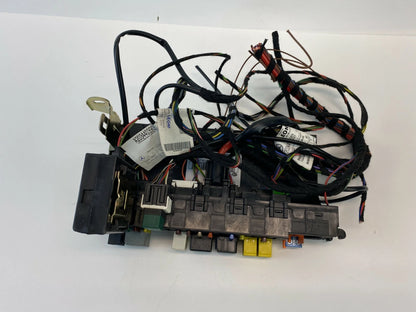 06 07 MERCEDES C280 REAR TRUNK SAM FUSE BOX W/ ANTI THEFT MODULE A2034403905