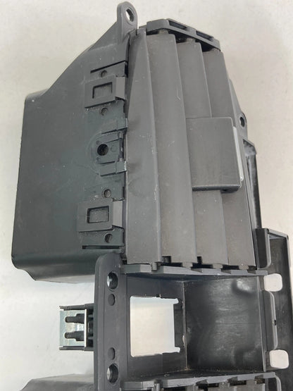2006 Pontiac Torrent Center Dash Dashboard A/C Air Vent Grille Outlet 15848401