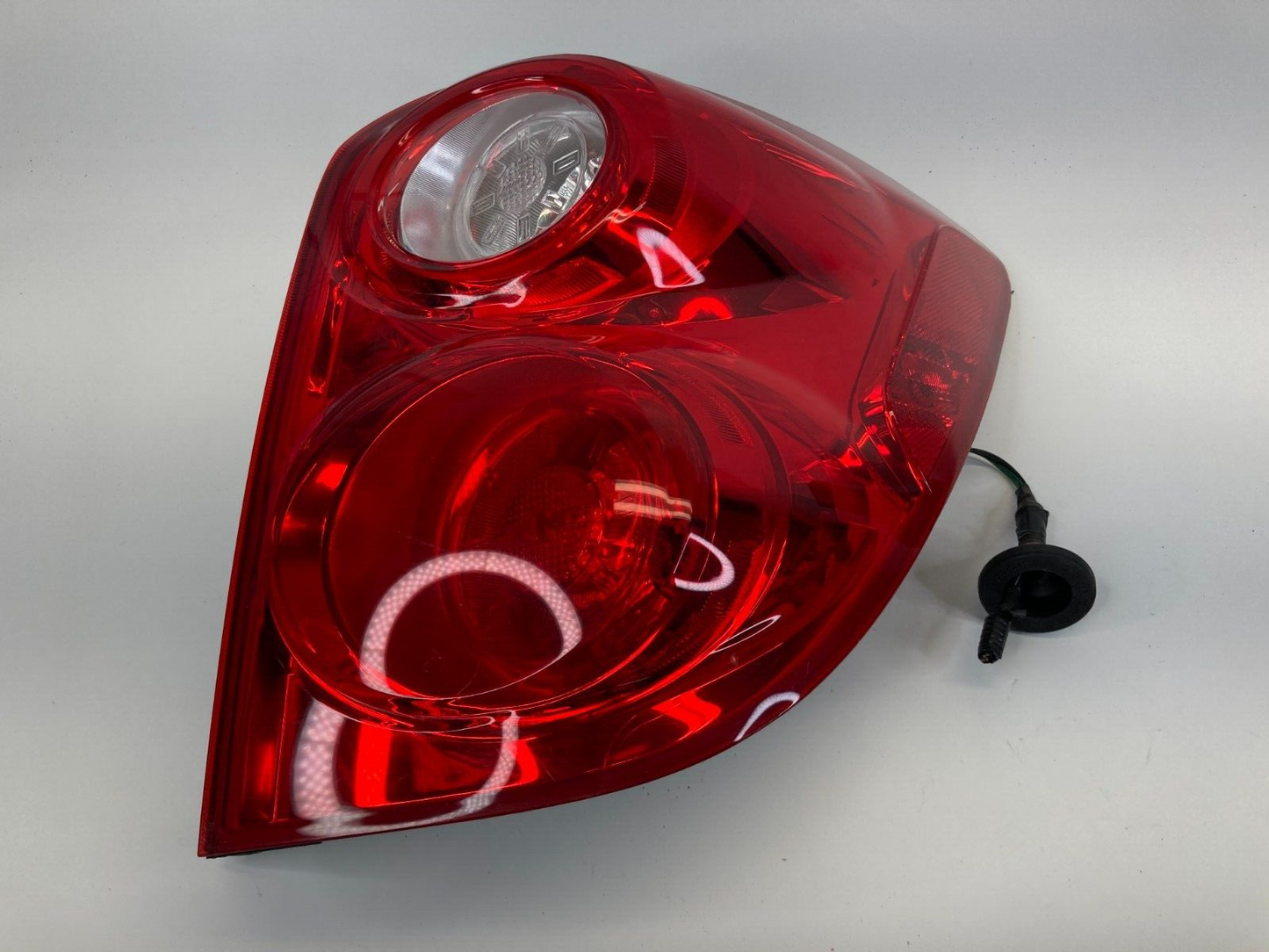 2010-2015 Chevrolet Equinox Rear Right Side Tail Light Taillight Lamp RR RH OEM