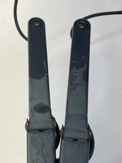 2003-2006 CHEVY TAHOE SILVERADO FRONT RIGHT & LEFT WINDSHIELD WIPER ARMS SET OEM