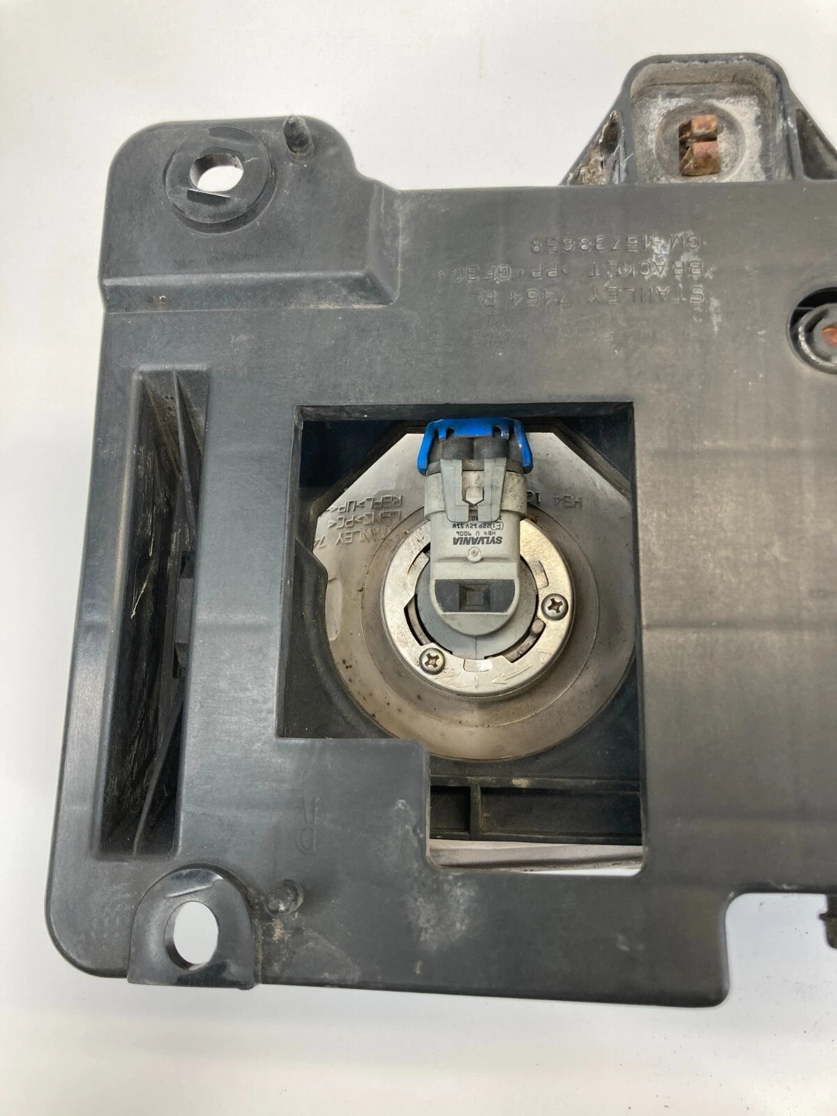 1999 2000 CADILLAC ESCALADE FRONT RIGHT SIDE HEADLIGHT HEADLAMP 15738658 OEM