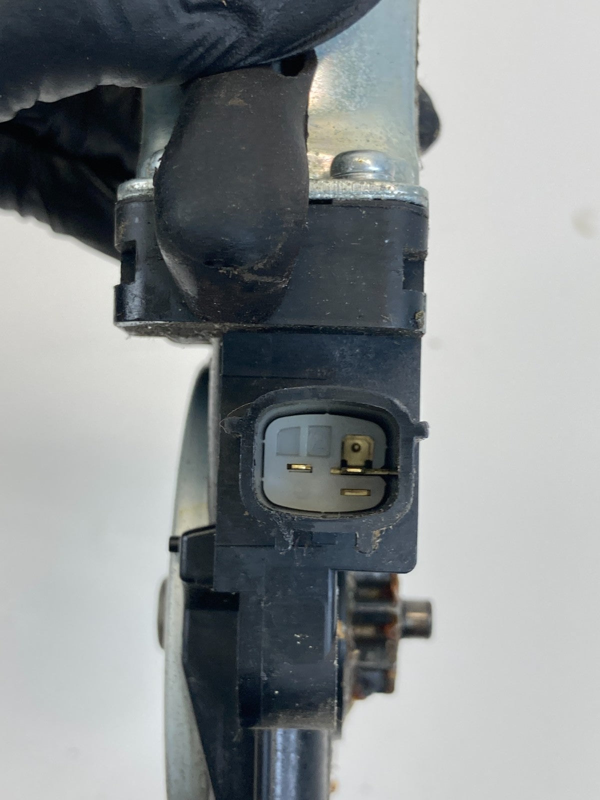 2004-2012 Chevrolet Colorado CREW CAB Front Right Door Window Motor CM091970 OEM