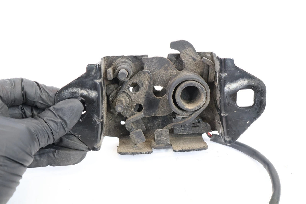 16-18 CHEVROLET CRUZE CADILLAC CT6 FRONT HOOD LOCK LATCH ACTUATOR OEM 13511621