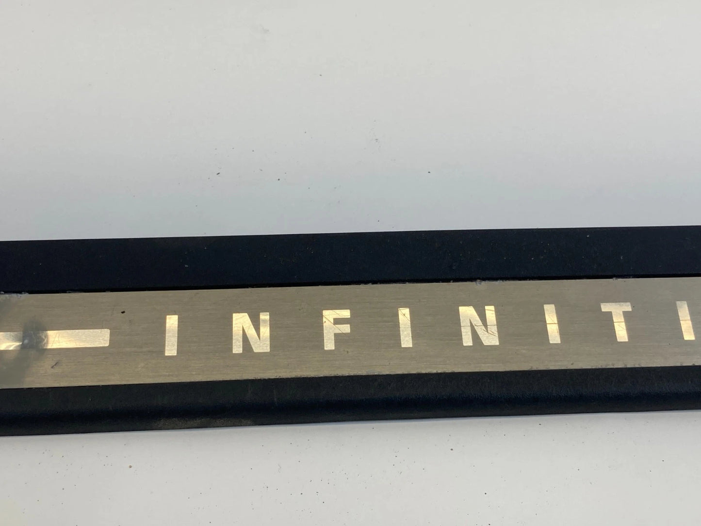 2009-2013 INFINITI G37 SEDAN FRONT RIGHT SIDE DOOR SILL SCUFF PLATE 769B0-JK600