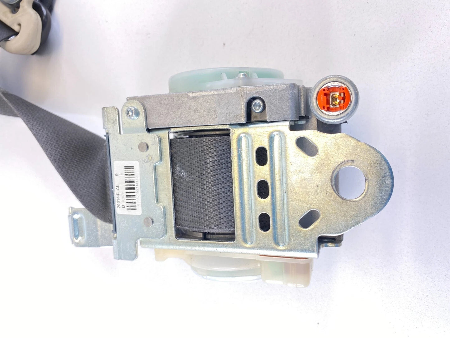 2013-2018 FORD FOCUS FRONT RIGHT PASSENGER SEAT BELT RETRACTOR OEM 2031443-AE