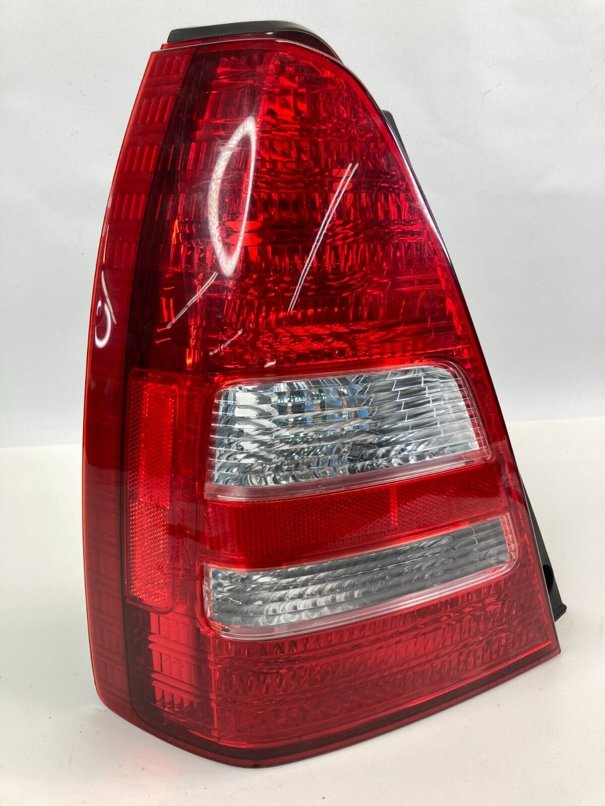 2003-2005 Subaru Forester SUV Rear Left Side Tail Light Lamp Taillight 220-20759