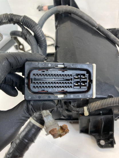 2008-2010 TOYOTA SIENNA 3.5L A/T ENGINE BAY FUSE RELAY DISTRIBUTION JUNCTION BOX