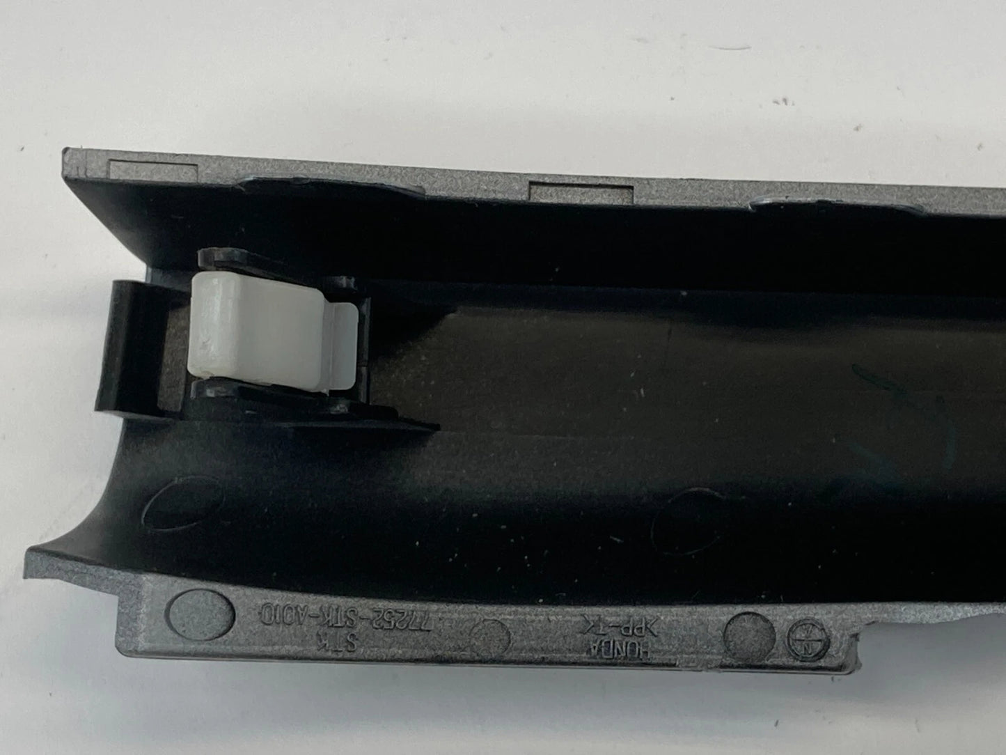 2007-2009 ACURA RDX DASH RIGHT SIDE PANEL COVER TRIM BEZEL 77252-STK-A010