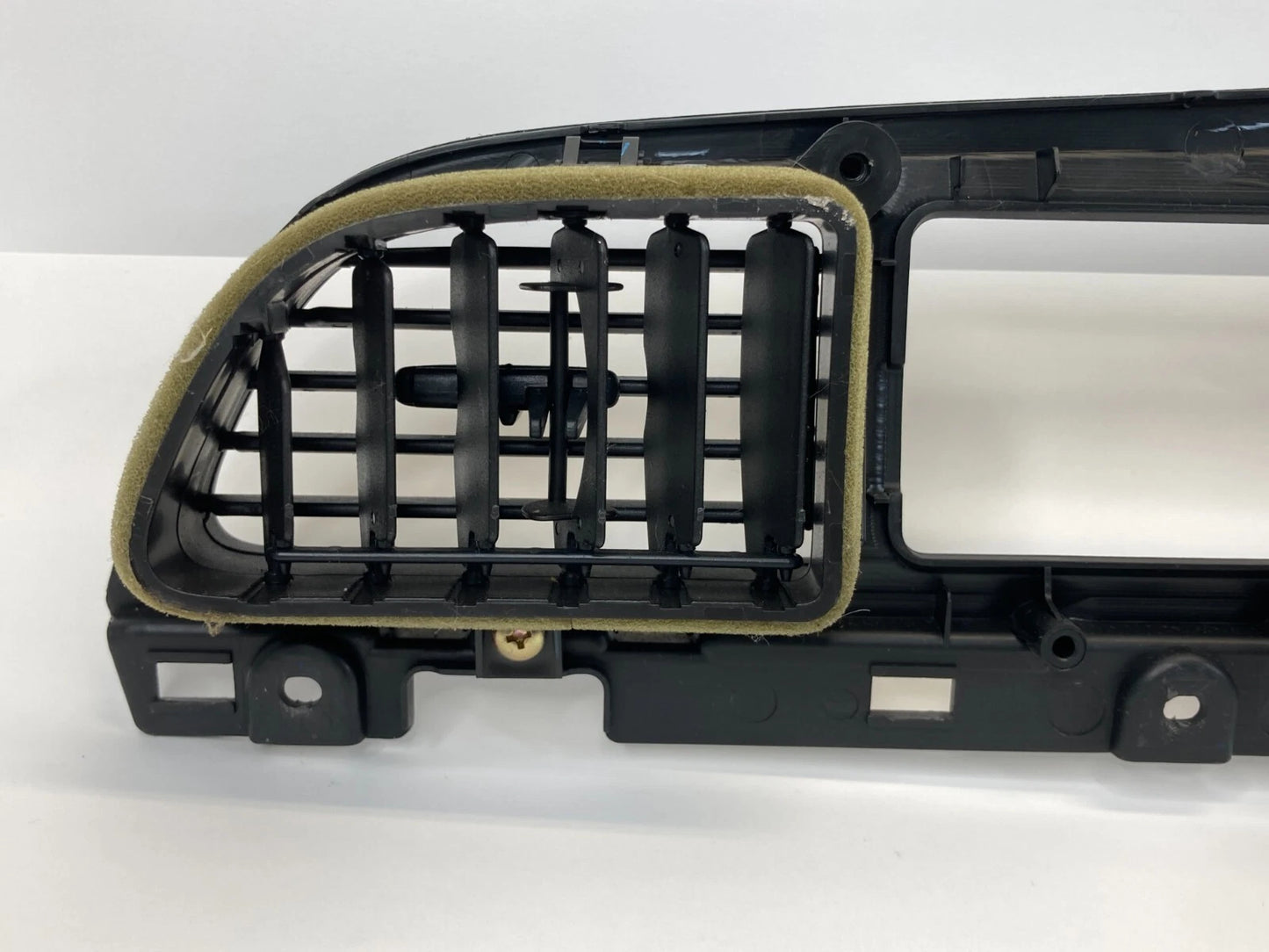 1999-2004 HONDA ODYSSEY DASH SPEEDOMETER CLUSTER BEZEL W/ AIR VENT 77200-S0X-A0