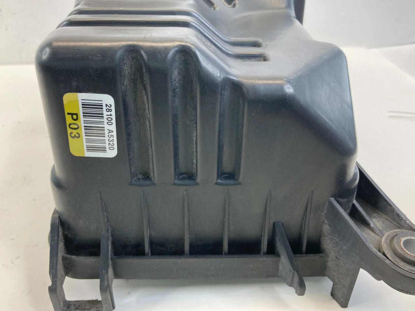 2013-2017 Hyundai Elantra GT 1.8L Air Intake Box Lower Cleaner Housing Cover OEM