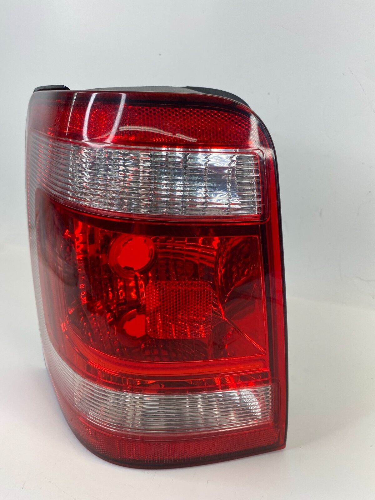 08-12 Ford Escape Rear Left Side Tail Light Taillight Taillamp 8L84-13B505-A OEM