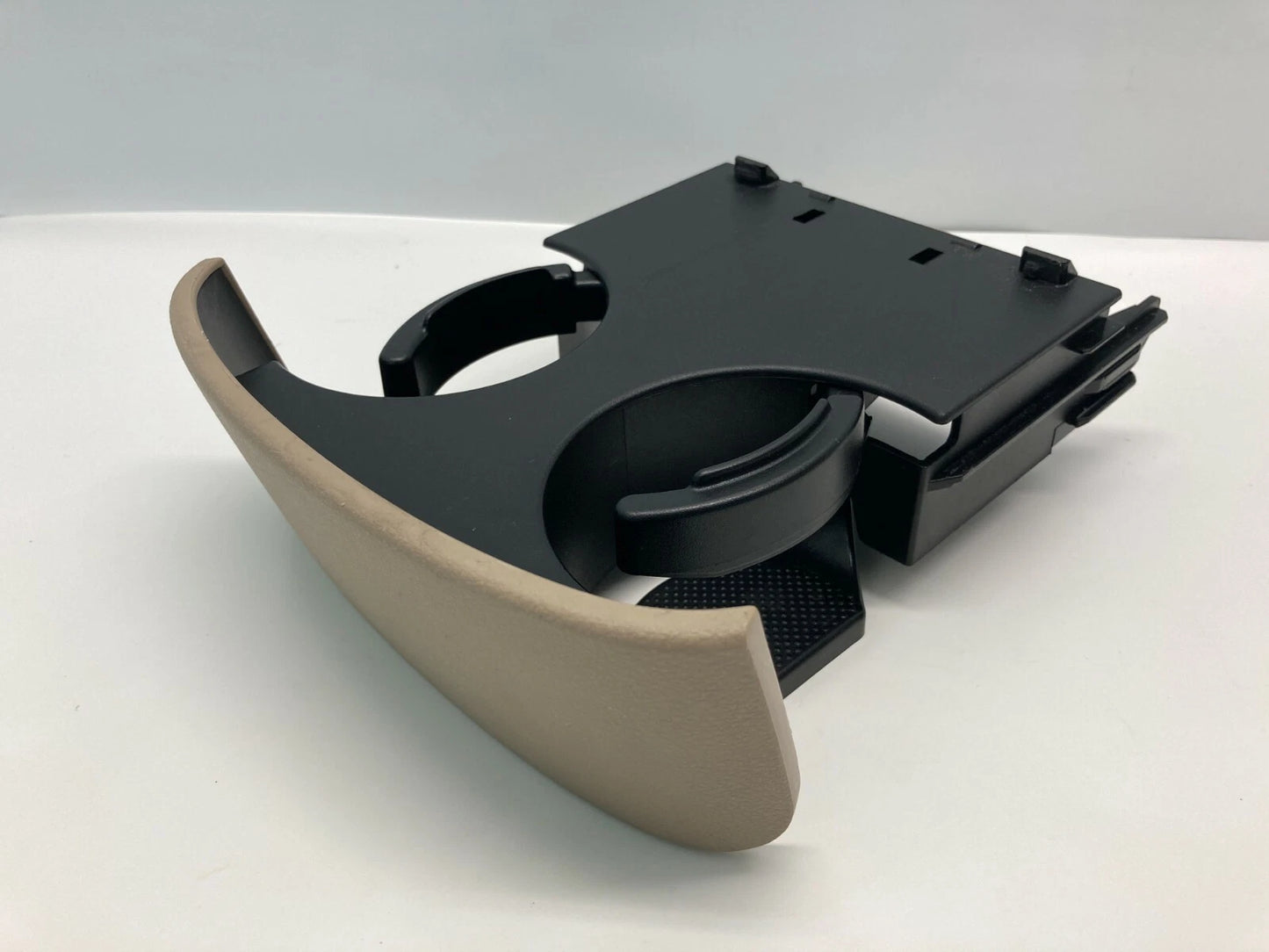 07 08 2007 2008 KIA RONDO EX REAR CENTER CONSOLE DUAL CUP HOLDER CUPHOLDER OEM