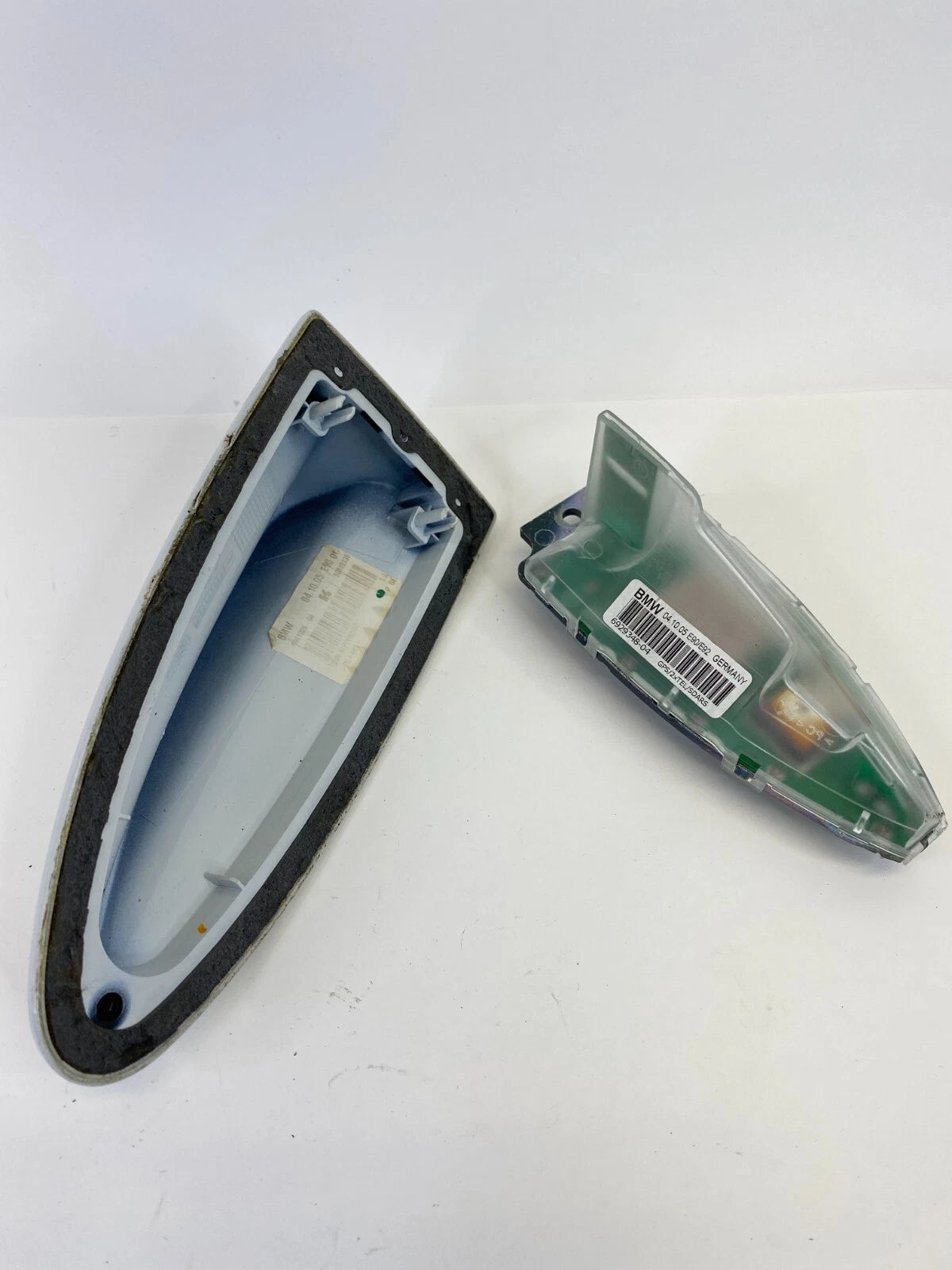 2006 BMW 330XI SHARK FIN ROOF MOUNT ANTENNA ASSEMBLY 692934804 OEM