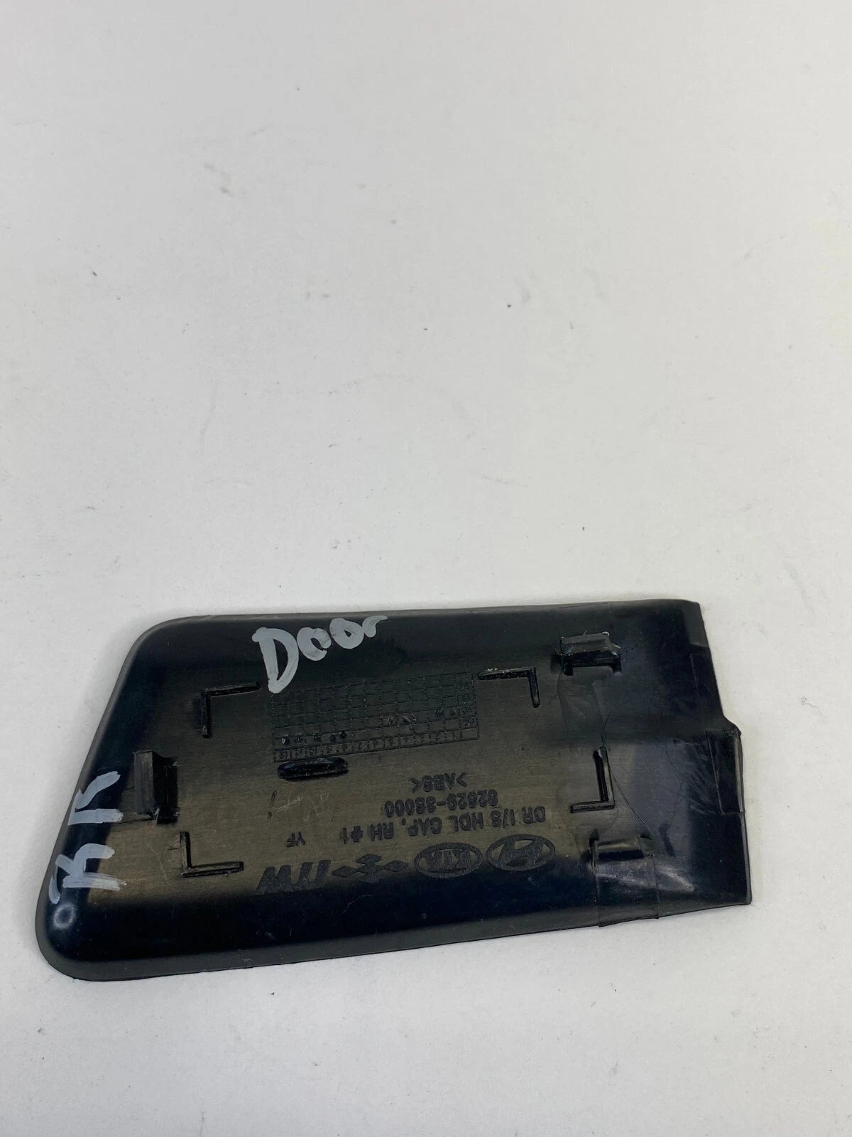 2011-2014 HYUNDAI SONATA REAR RIGHT INNER DOOR HANDLE SCREW CAP COVER 826293S000