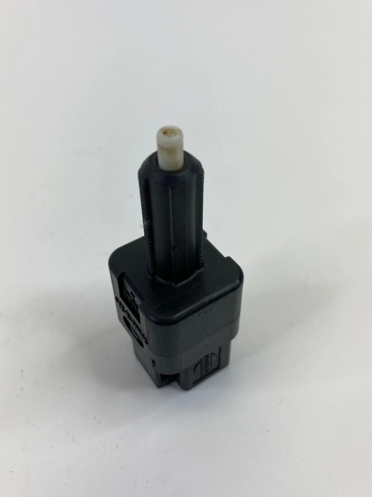 2005-2015 NISSAN XTERRA BRAKE PEDAL STOP LIGHT LAMP SENSOR SWITCH OEM