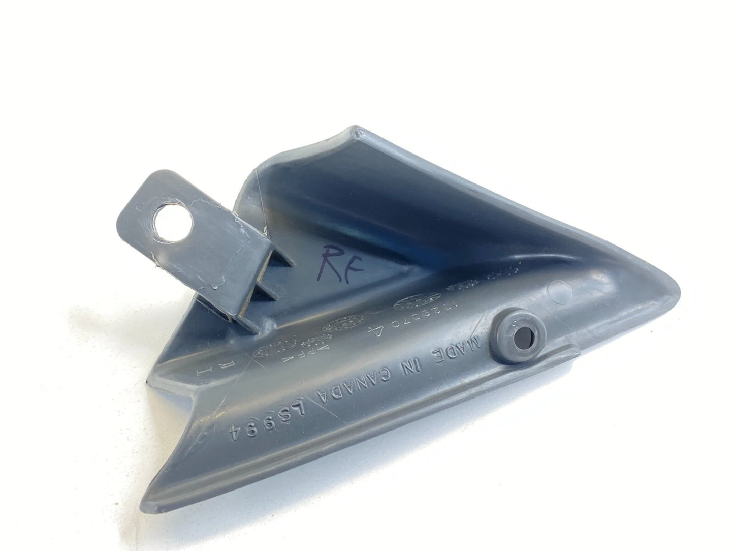 00-05 CHEVROLET IMPALA FRONT RIGHT SIDE INNER CORNER COVER TRIM PANEL 10290704