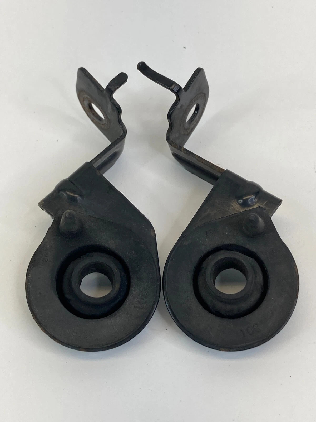 2002 2003 LEXUS ES300 04 05 06 ES330 RADIATOR MOUNT SUPPORT BRACKET SET PAIR OEM