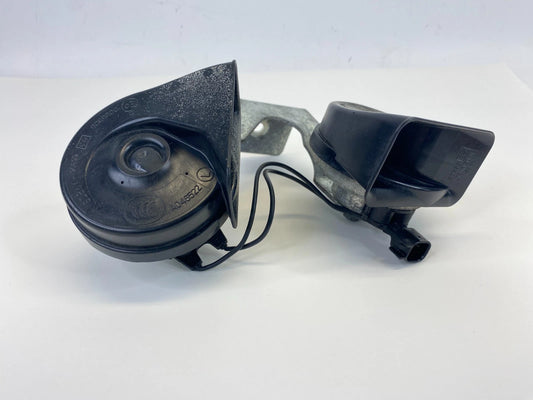 2011-2017 BUICK REGAL HIGH & LOW TONE NOTE SIGNAL ALARM HORN PAIR E355306 OEM