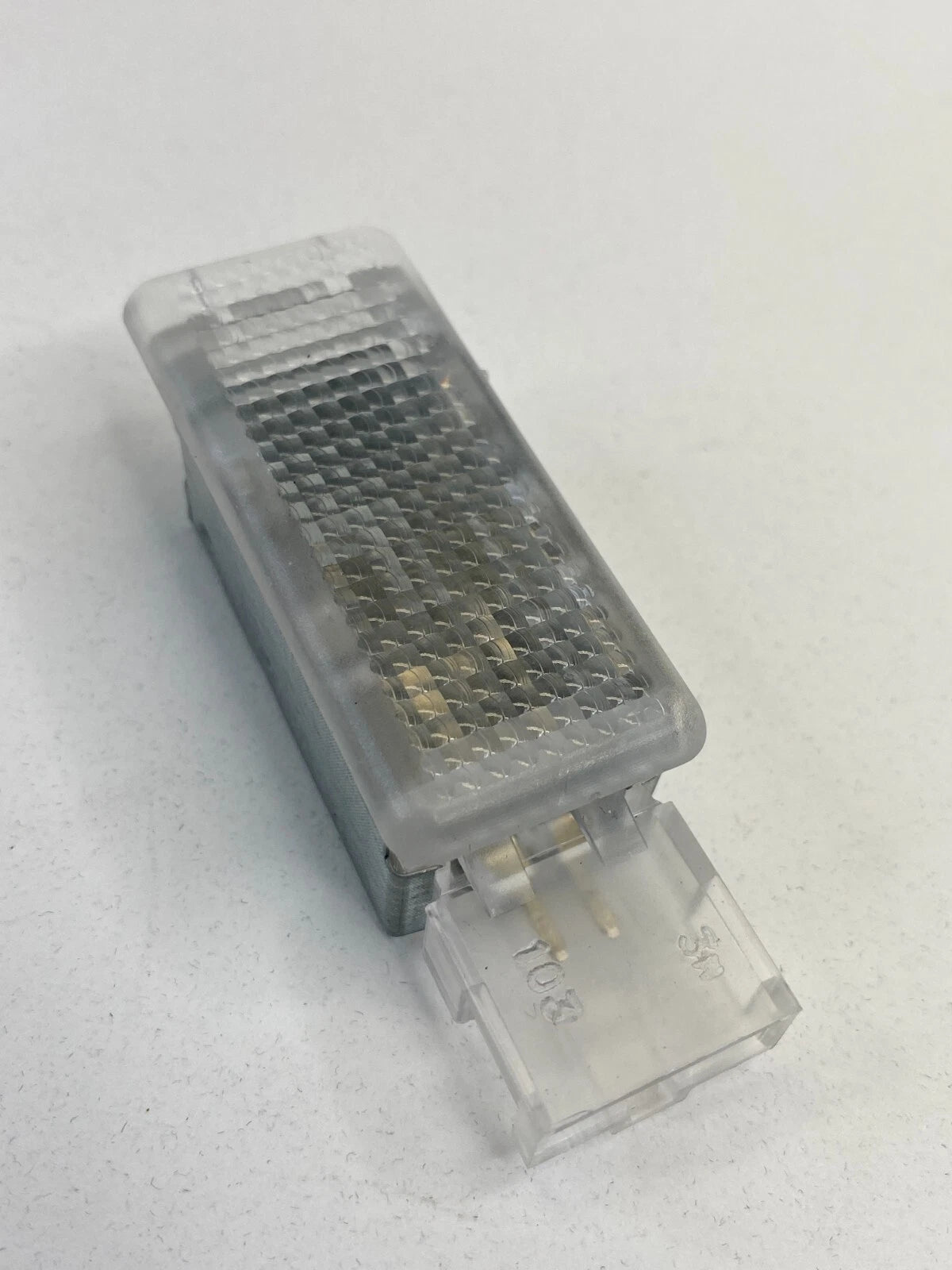 2009-2022 VOLKSWAGEN TIGUAN DASH GLOVE BOX LIGHT COURTESY LAMP ASSEMBLY OEM