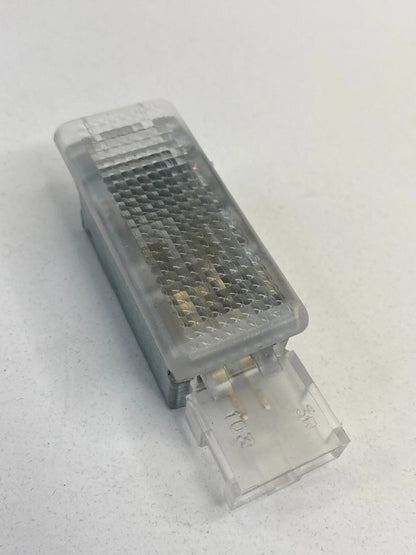 2009-2022 VOLKSWAGEN TIGUAN DASH GLOVE BOX LIGHT COURTESY LAMP ASSEMBLY OEM