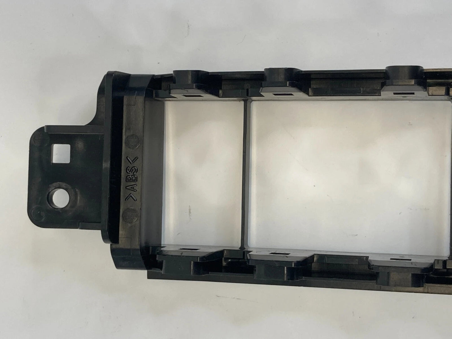 2006 2007 INFINITI M35 VDC OFF TRACTION CONTROL SWITCH BUTTON BEZEL TRIM OEM