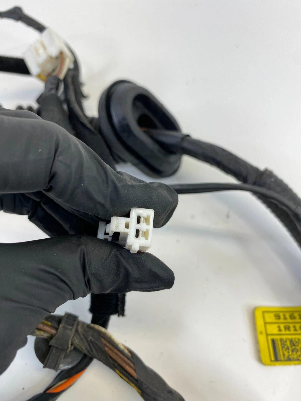 2012-2017 HYUNDAI ACCENT FRONT RIGHT SIDE DOOR WIRE WIRING HARNESS 91610-1R165