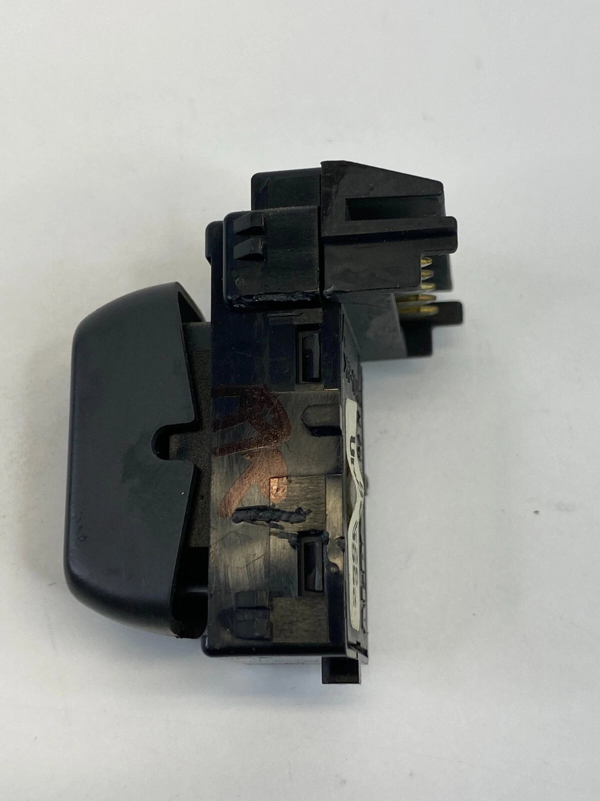 2000-2005 CADILLAC DEVILLE REAR RIGHT SIDE DOOR LOCK SWITCH ASSY 25664000 OEM