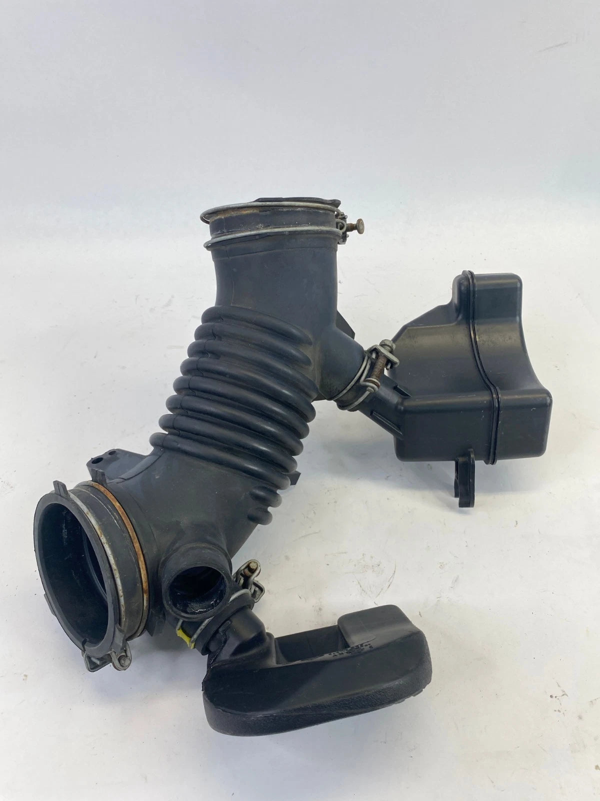 2009-2015 TOYOTA VENZA AIR INTAKE HOSE TUBE SLEEVE FRONT OEM FACTORY 17880-0V010