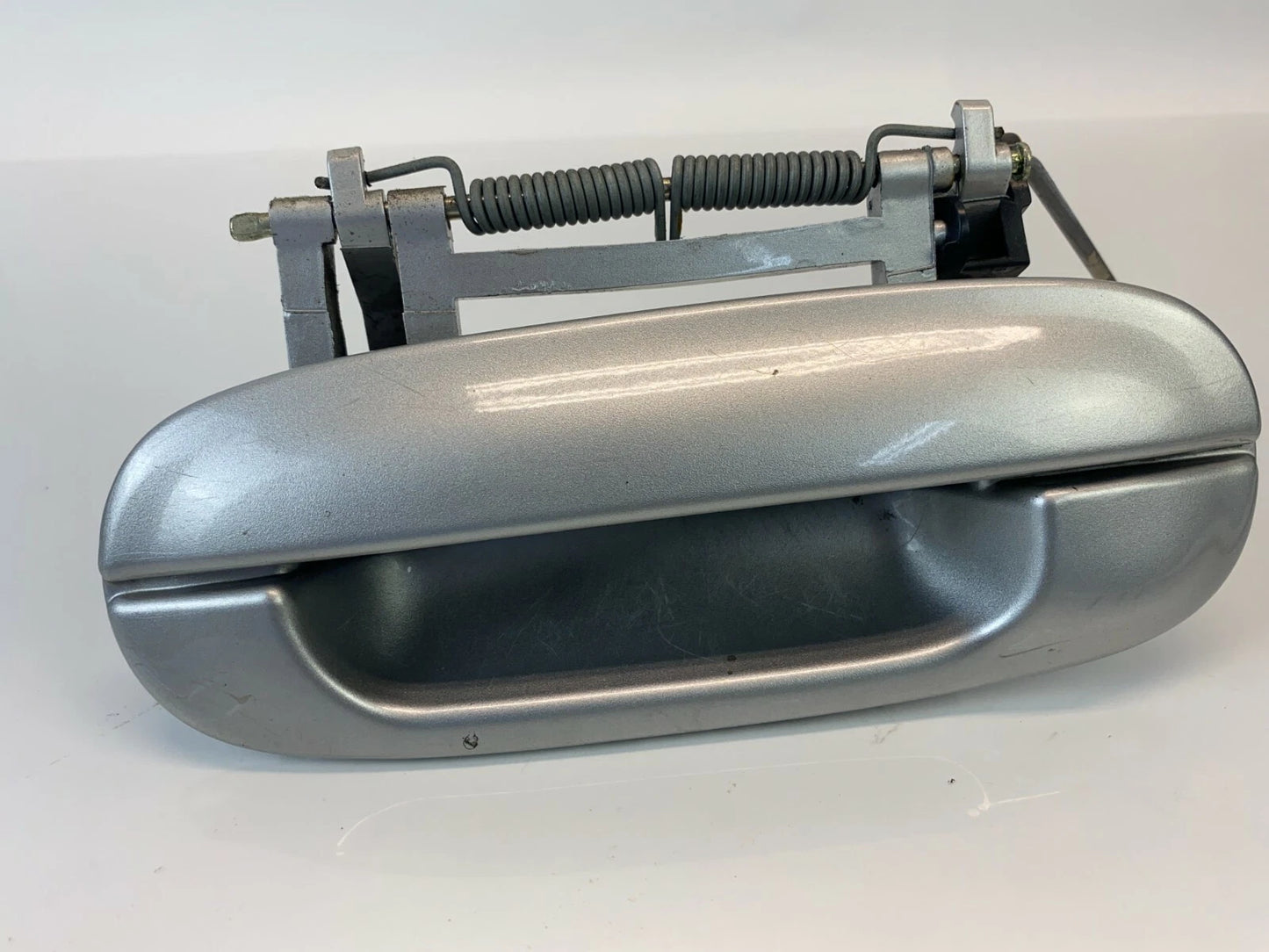 03-07 CADILLAC CTS REAR LEFT OUTER EXTERIOR DOOR HANDLE ASSEMBLY 25753678 OEM